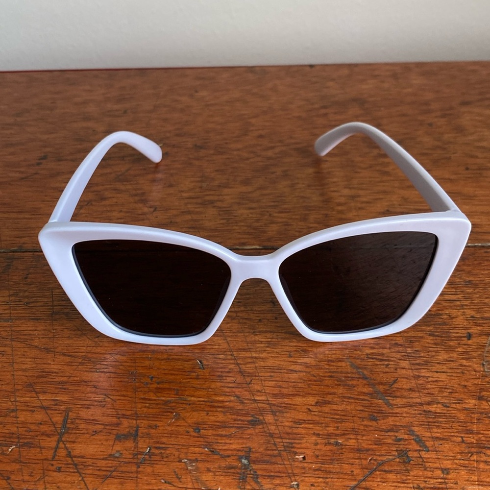 Summer white sunglasses